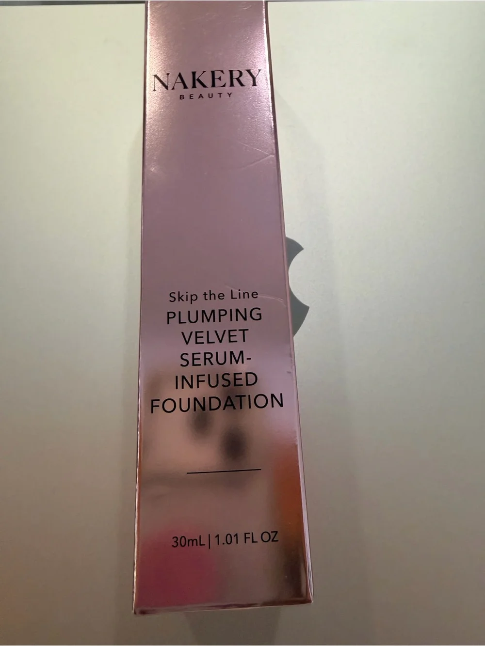 Light - Plumping Velvet Serum-Infused Foundation - color Light
